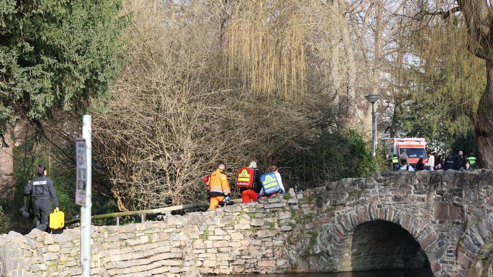 Aschaffenburg: Trauer Um Mann Und Kind Nach Gewalttat