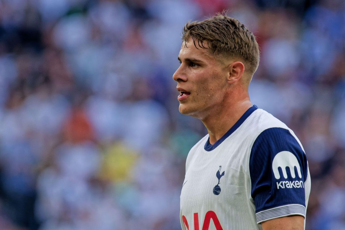 Is Micky Van De Ven's Time At Tottenham Over?  Transfer Speculation Mounts