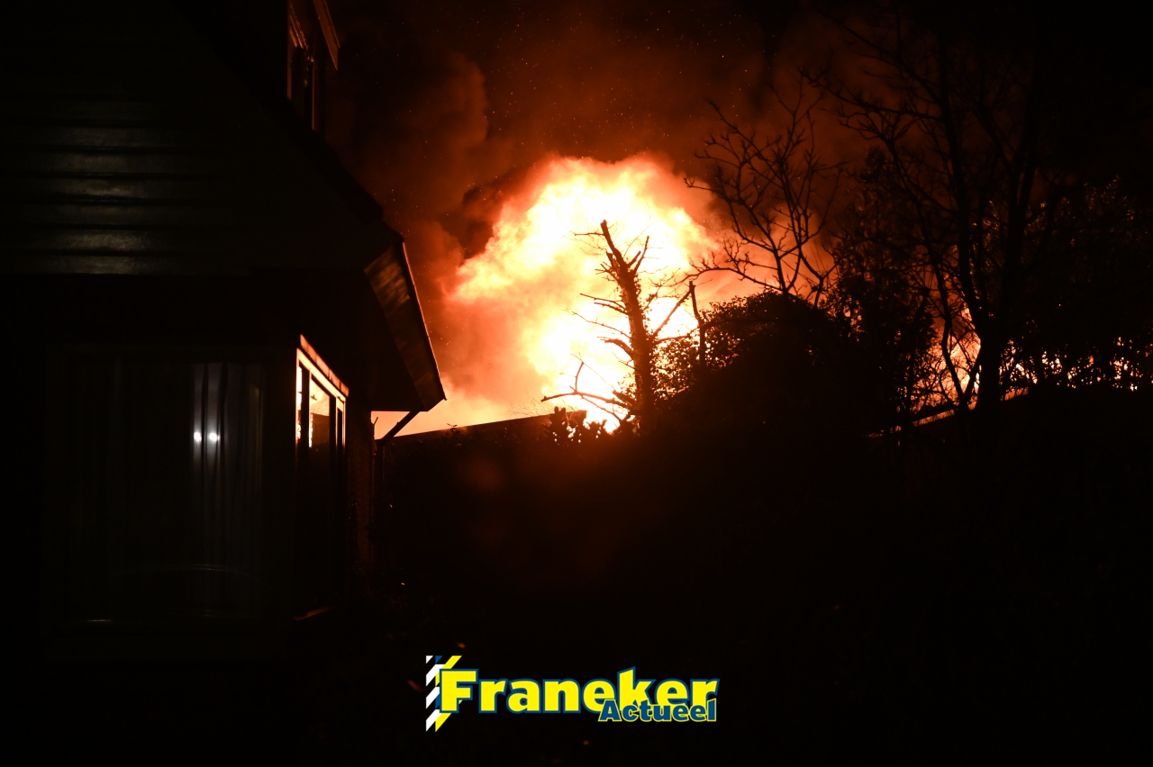 Live Blog: Grote Brand Verwoest Loods Franeker