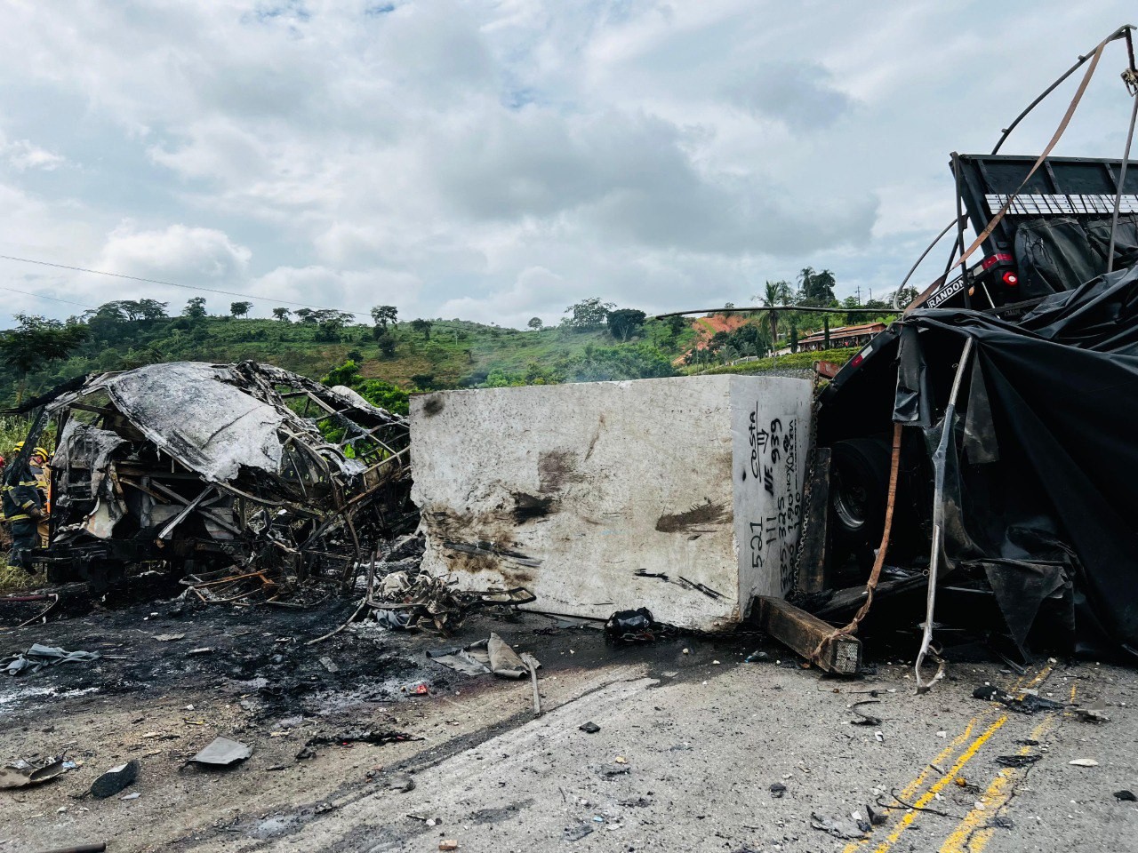 Tragédia Em Minas: Carreta Implicada Em Acidente Com 39 Vítimas Fatais